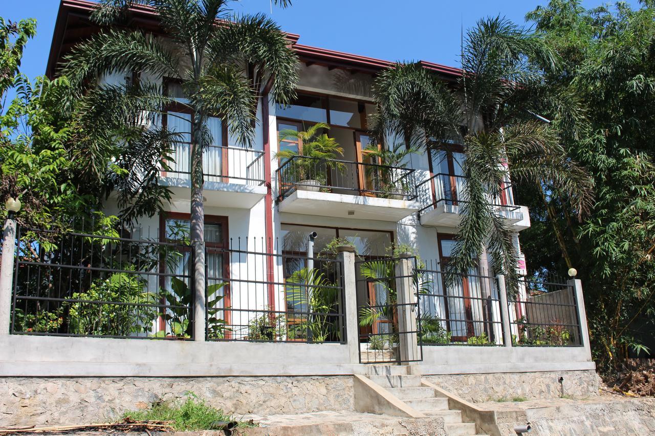 วิลลา กาปูรุ Hotel เนกอมโบ ภายนอก รูปภาพ