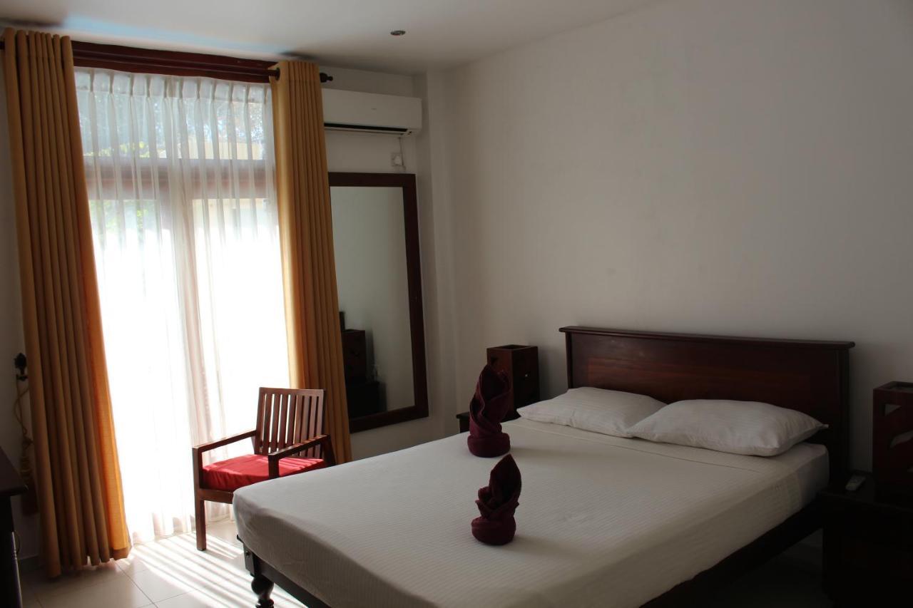 วิลลา กาปูรุ Hotel เนกอมโบ ภายนอก รูปภาพ